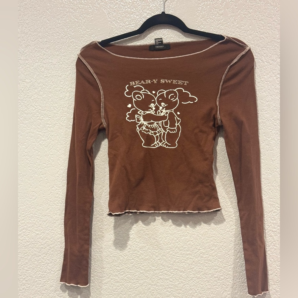 Bear-y sweet Graphic baby tee size small color brown